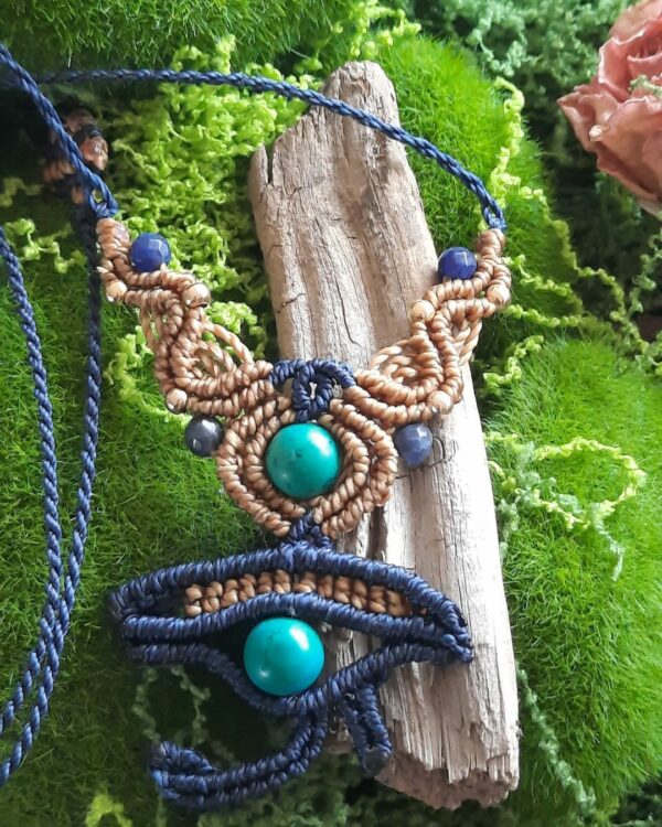 Collier œil "Horus" micro-macramé – Image 3