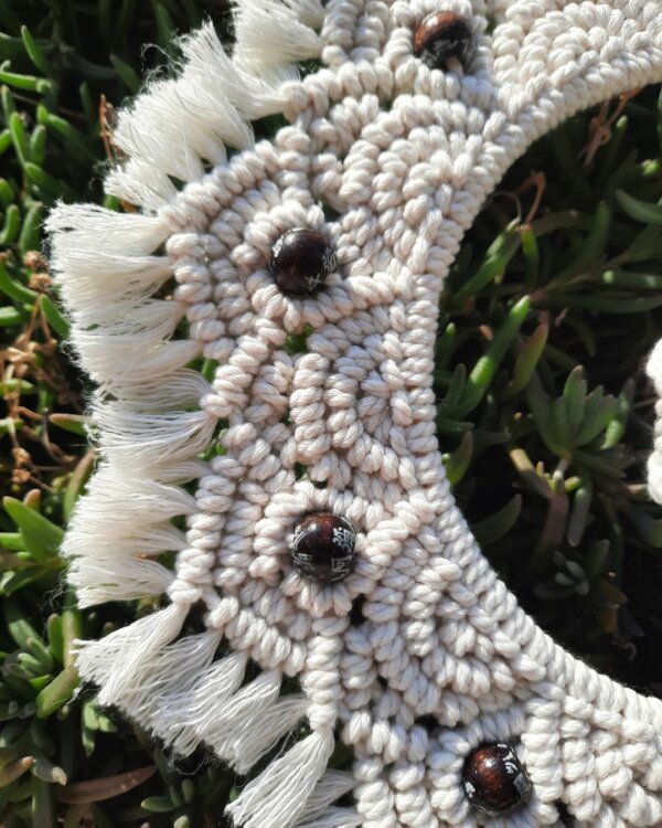 Suspension Lune Mandala • Coton recyclé & perles en bois – Image 2