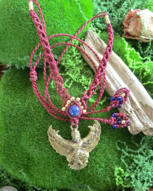 Collier "Garuda" Thaïlande micro-macramé