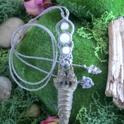 Collier pendule micro-macramé Takrut en laiton & Pierre de Lune