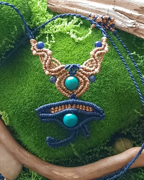 Collier œil "Horus" micro-macramé – Image 2