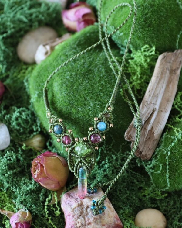 Collier elfique "Nangfa" - Quartz arc-en-ciel et pierres naturelles