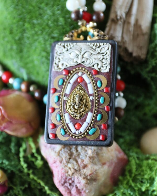Collier mâlâ Ganesh • Bois sacré & pierres protectrices – Image 3