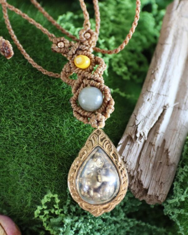 Collier pendule "Ganesha" • Nacre & labradorite – Image 3
