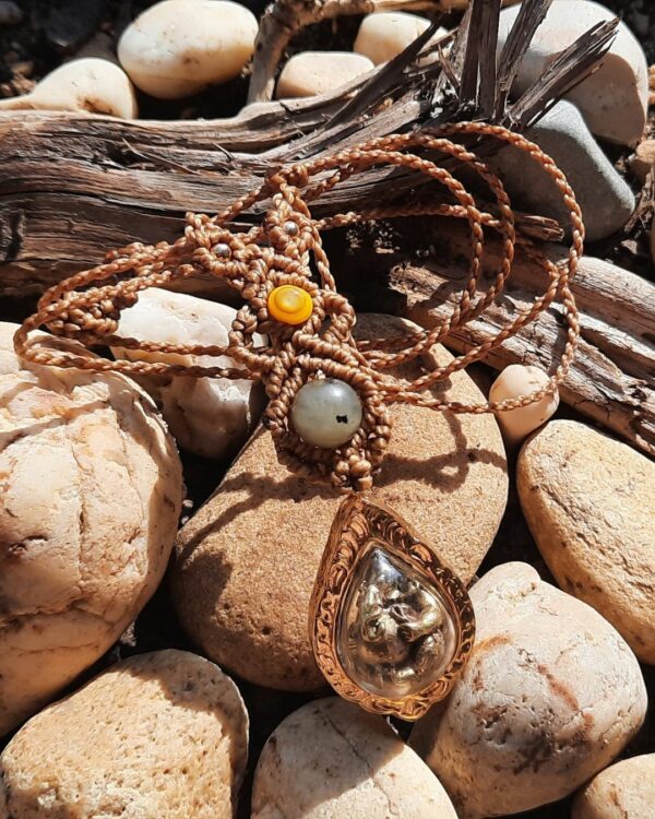 Collier pendule "Ganesha" • Nacre & labradorite – Image 2