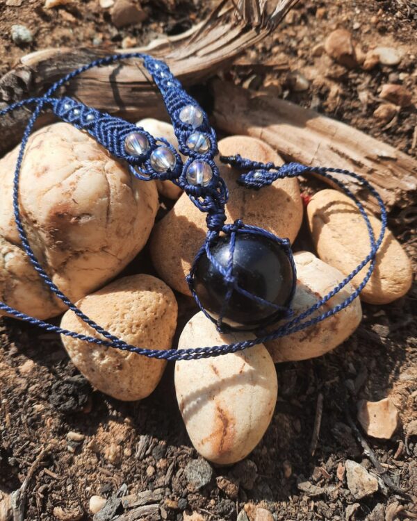 Collier "KhiNakh" oeuf de Naga micro-macramé – Image 3