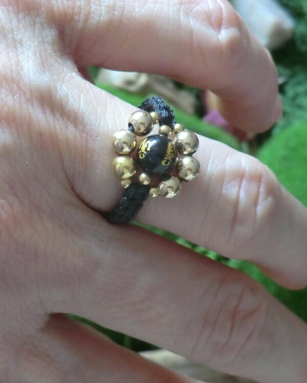 Bague mantra "Om" en obsidienne – Image 3