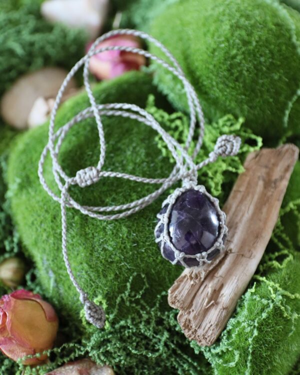 Collier filet en micro-macramé et pierre roulée – "Hin" – Image 3