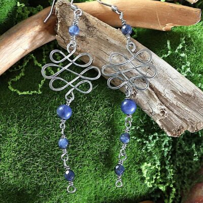 Boucles d’oreilles unalome et sodalite - "Xu Na Lom"